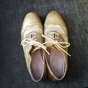 Johnston & Murphy Ladies Wing Back Loafers